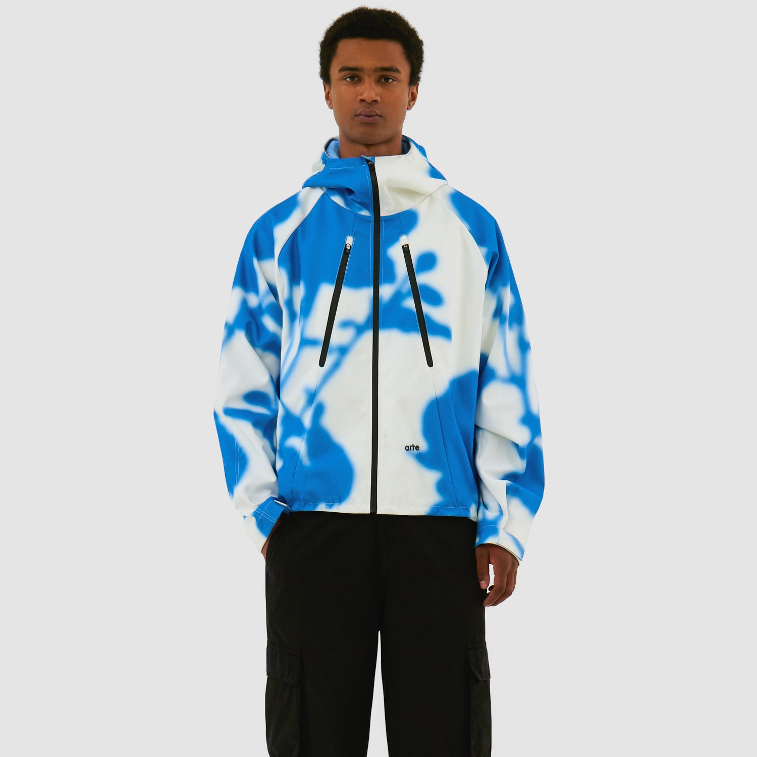 Arte Antwerp Blue Flower Technical jacket: White/Blue – The Union 