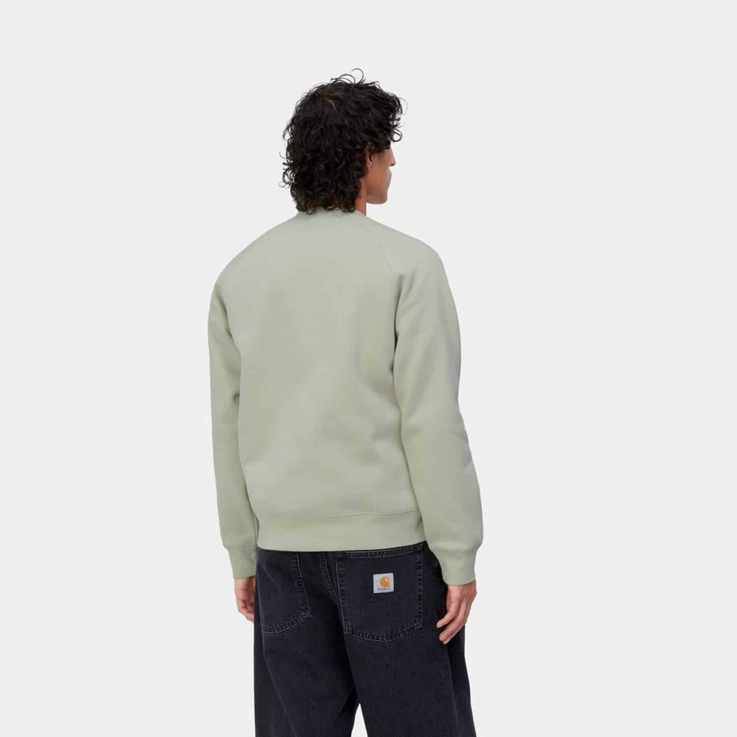 Carhartt WIP Chase Sweat: Agave / Gold_Model_1