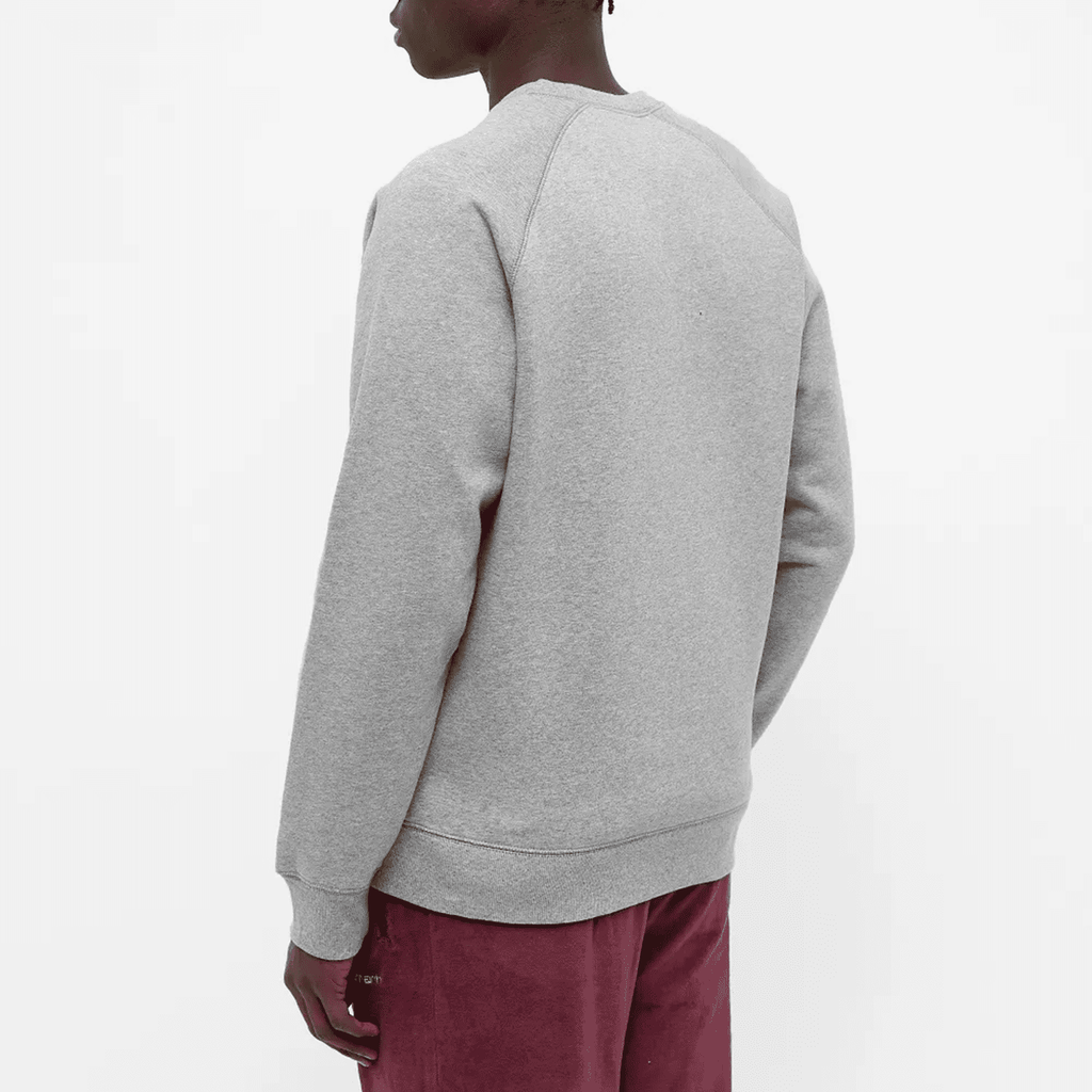 Carhartt WIP Chase Sweat: Grey Heather / Gold_Model_1