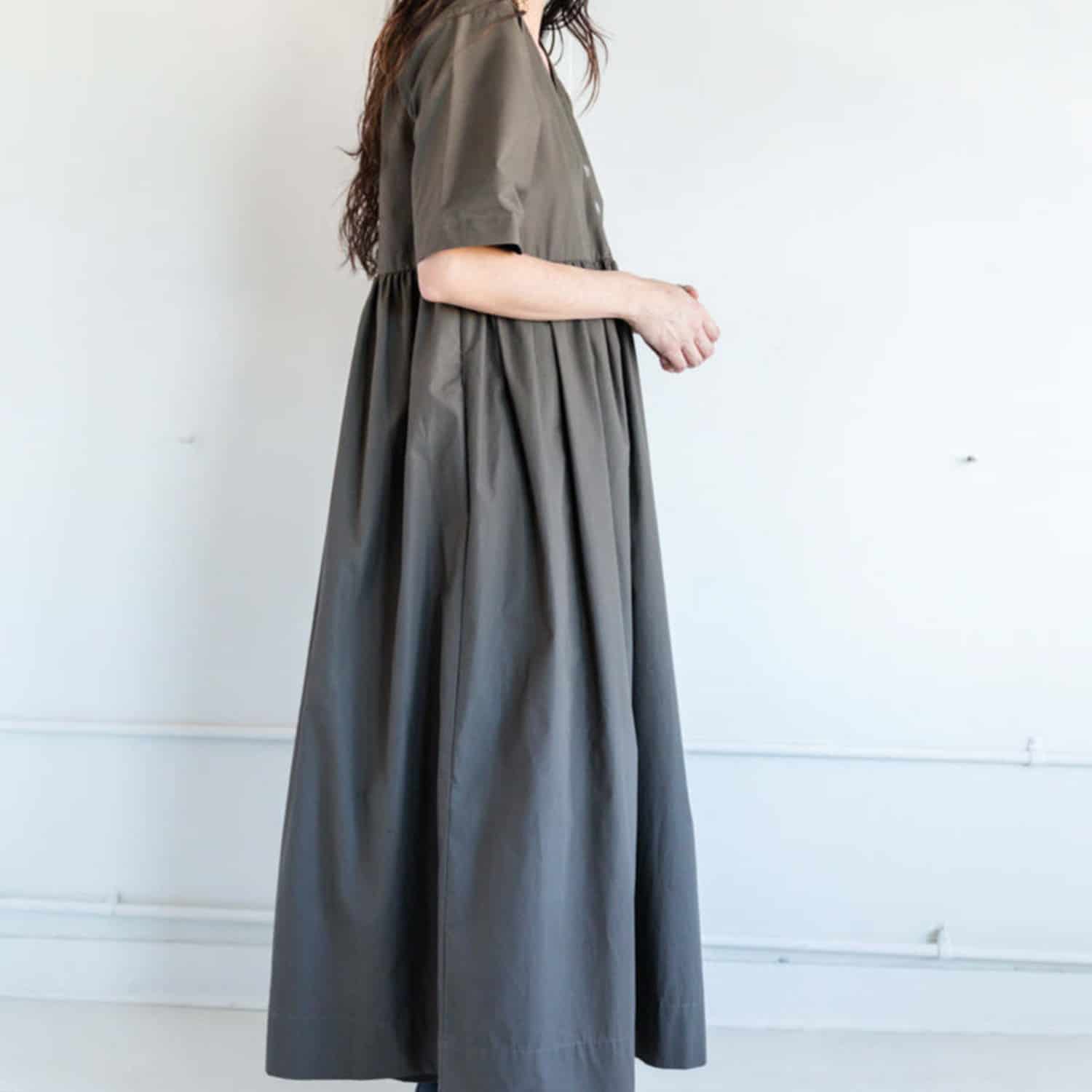 Xenia Telunts Sunday Dress: Khaki_Model (Side)
